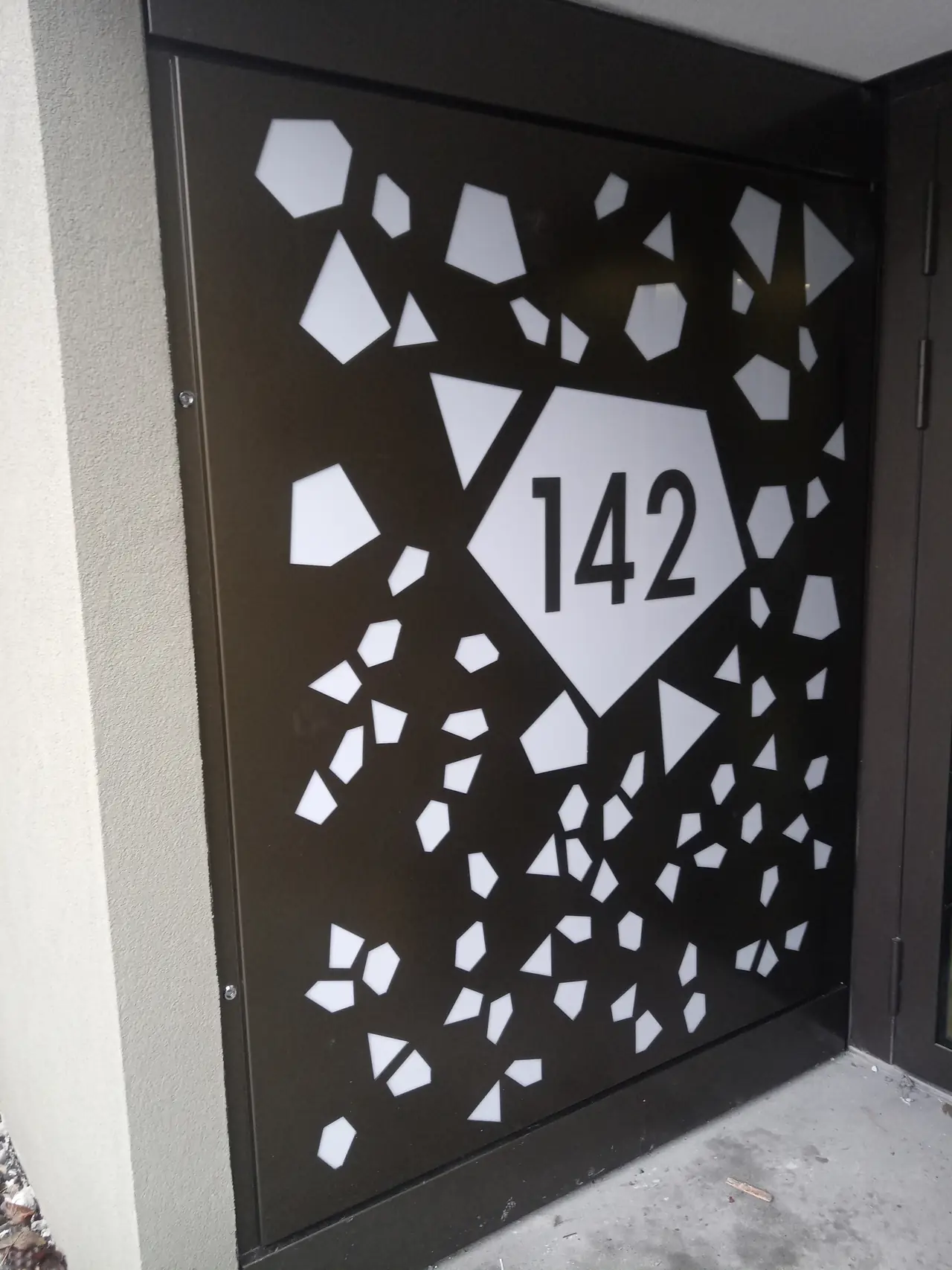 Panneau décoratif découpé avec numéro